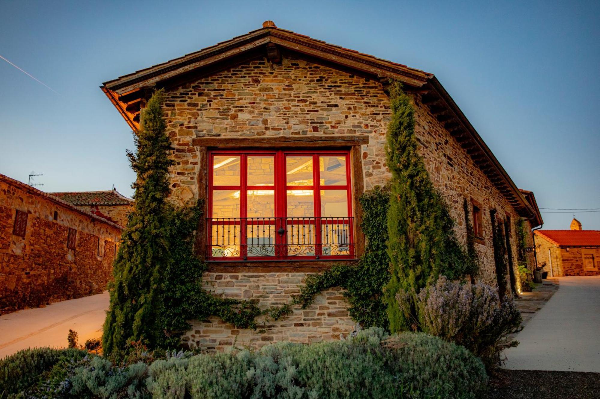 Via Avis Guest House Santa Catalina de Somoza Екстериор снимка