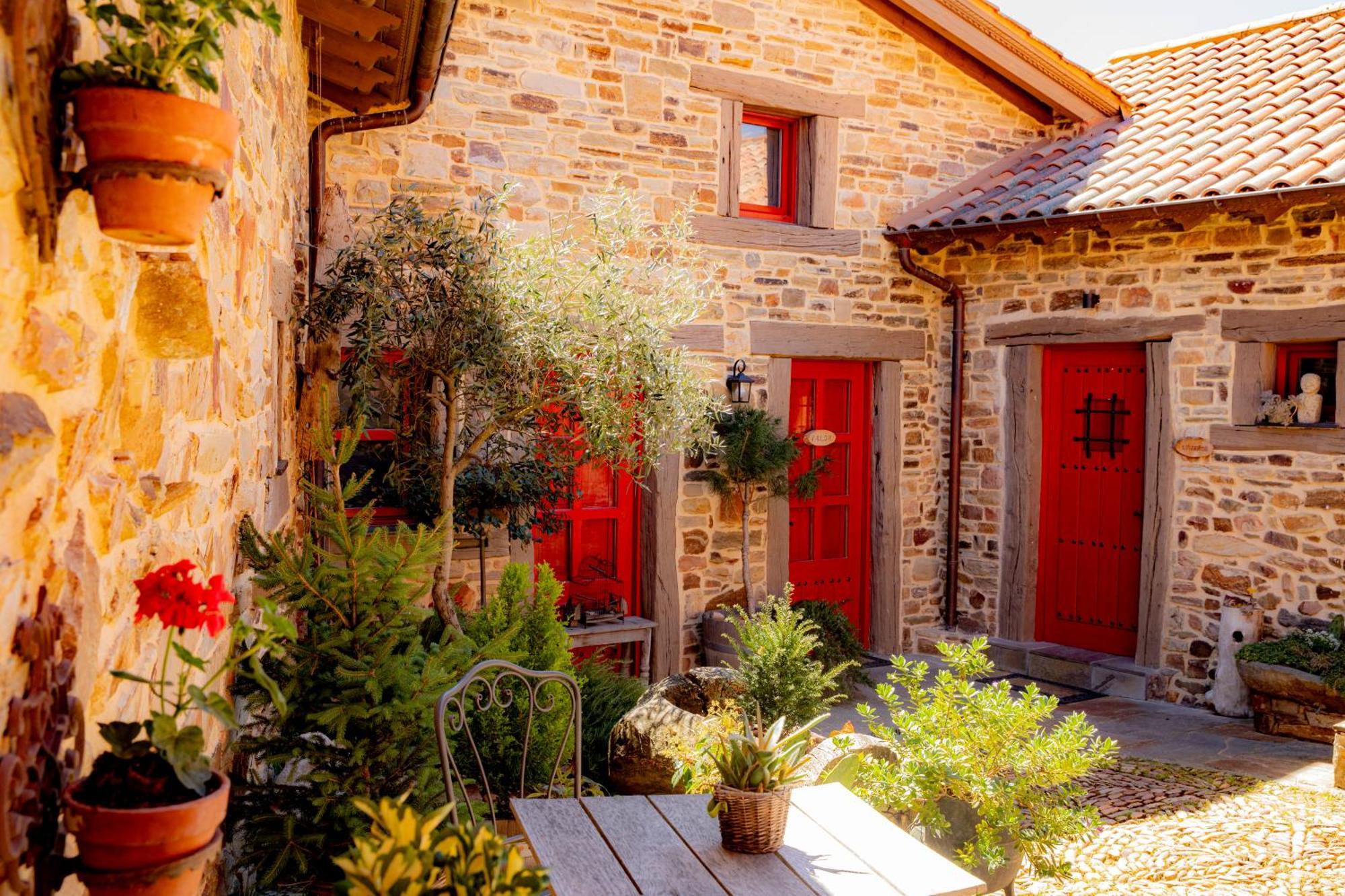Via Avis Guest House Santa Catalina de Somoza Екстериор снимка