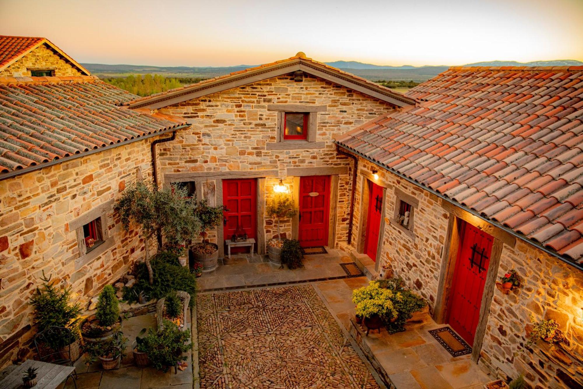 Via Avis Guest House Santa Catalina de Somoza Екстериор снимка